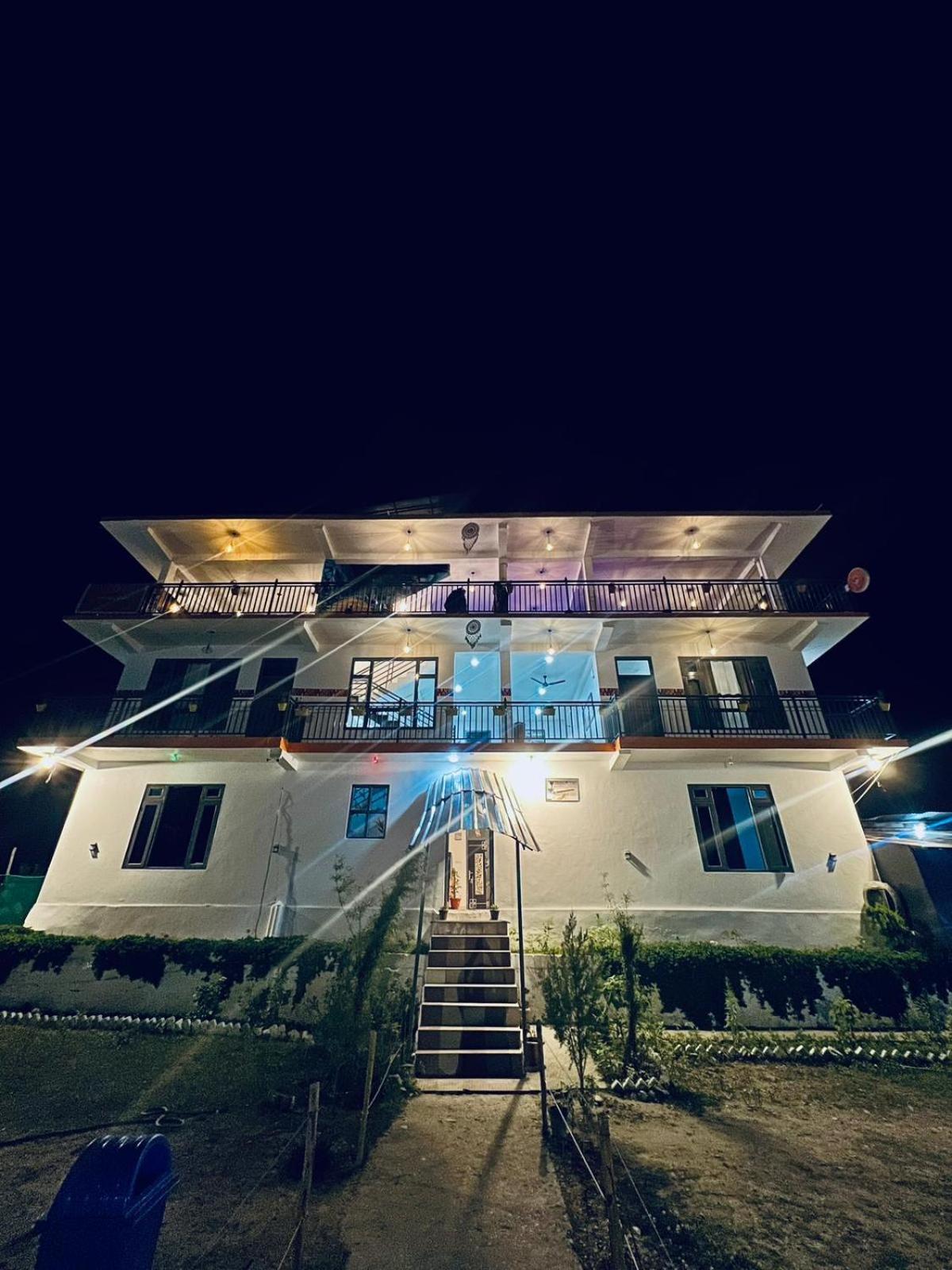 Himtrek Stays, كاسول المظهر الخارجي الصورة