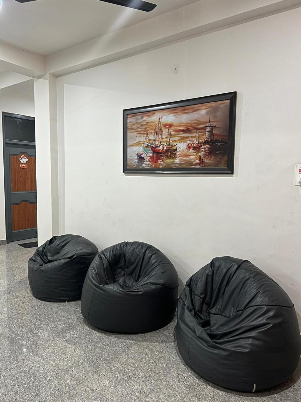 Himtrek Stays, كاسول المظهر الخارجي الصورة